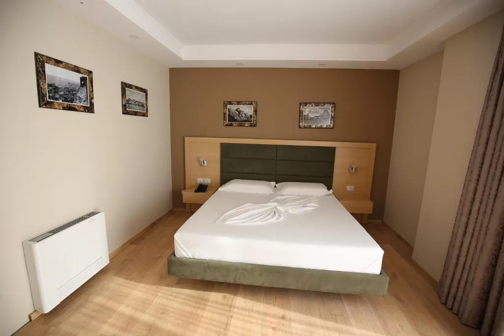 Dyrrah DBL room 1.jpg